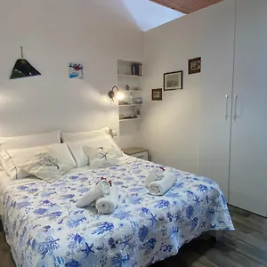 Appartamento Centro Storico Flat 5 Mins From Port, Città di Lipari